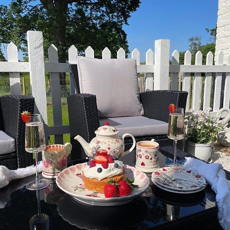 Church Farm Bed & Breakfast Thurlton Ngoại thất bức ảnh
